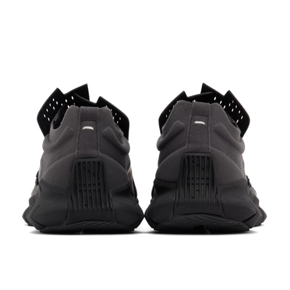 Maison Margiela x Reebok Zig 3-D Memory Of  Sneakers in Black - Picture 3 of 4